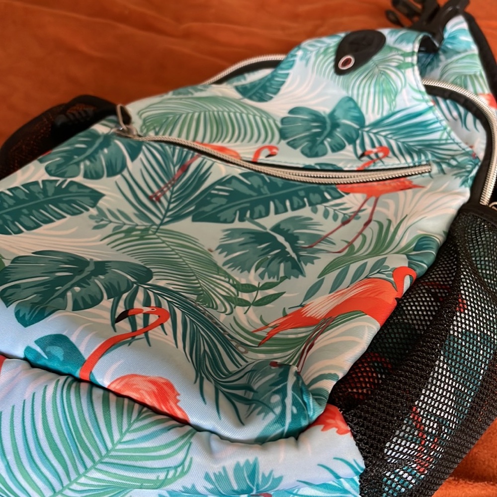 Over the shoulder flamingo back pack!